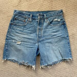 Levi’s 501 Mid Thigh Denim shorts Luxor street 28